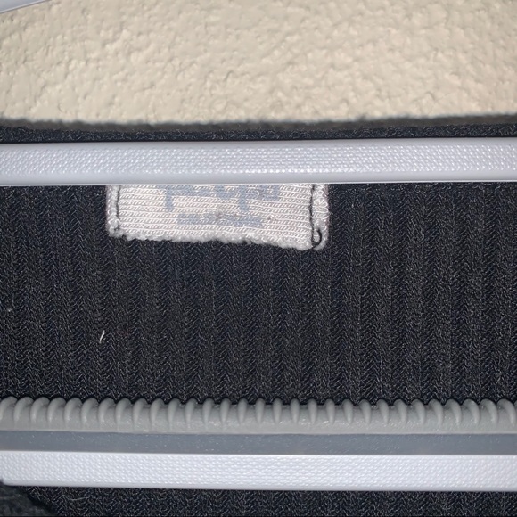 Brandy Melville ribbed black crop top - Picture 2 of 3